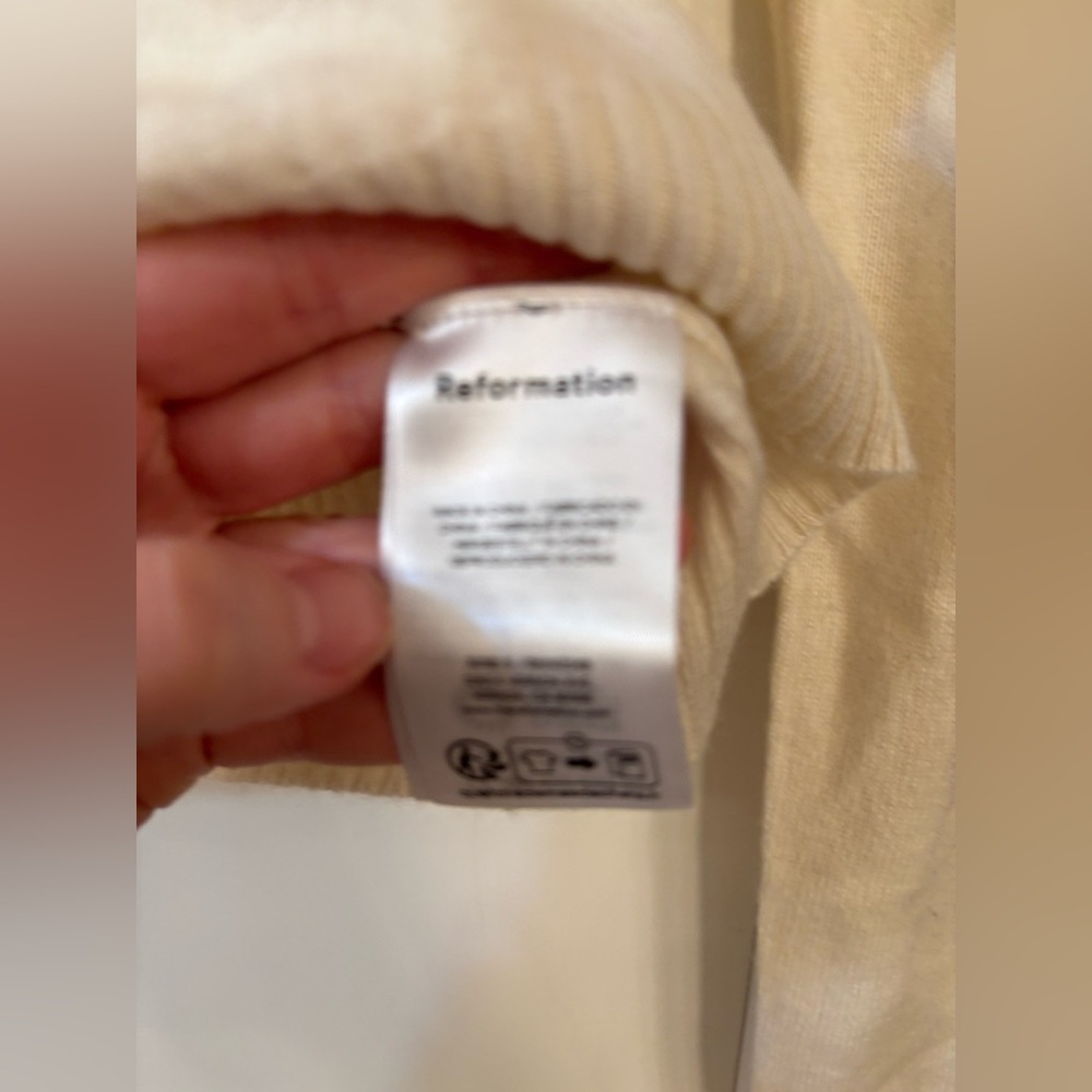 new Reformation Lian cashmere crew neck sweater in gossamer off white - Picture 8 of 8